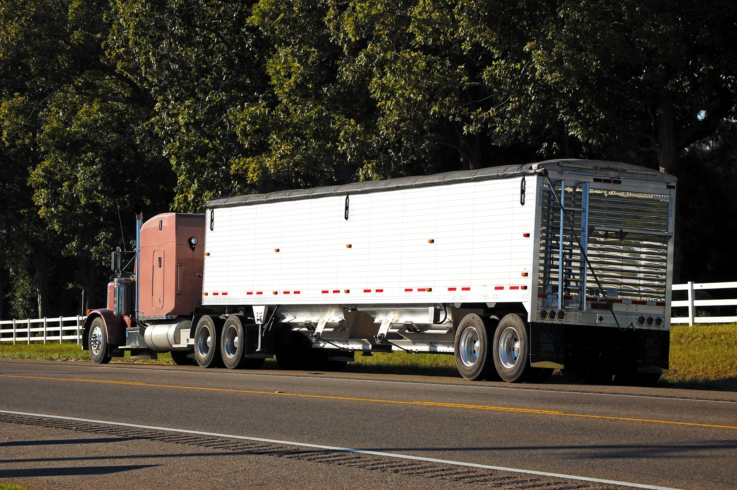 A truck illegally parked on the side of the highway can cause truck accidents.